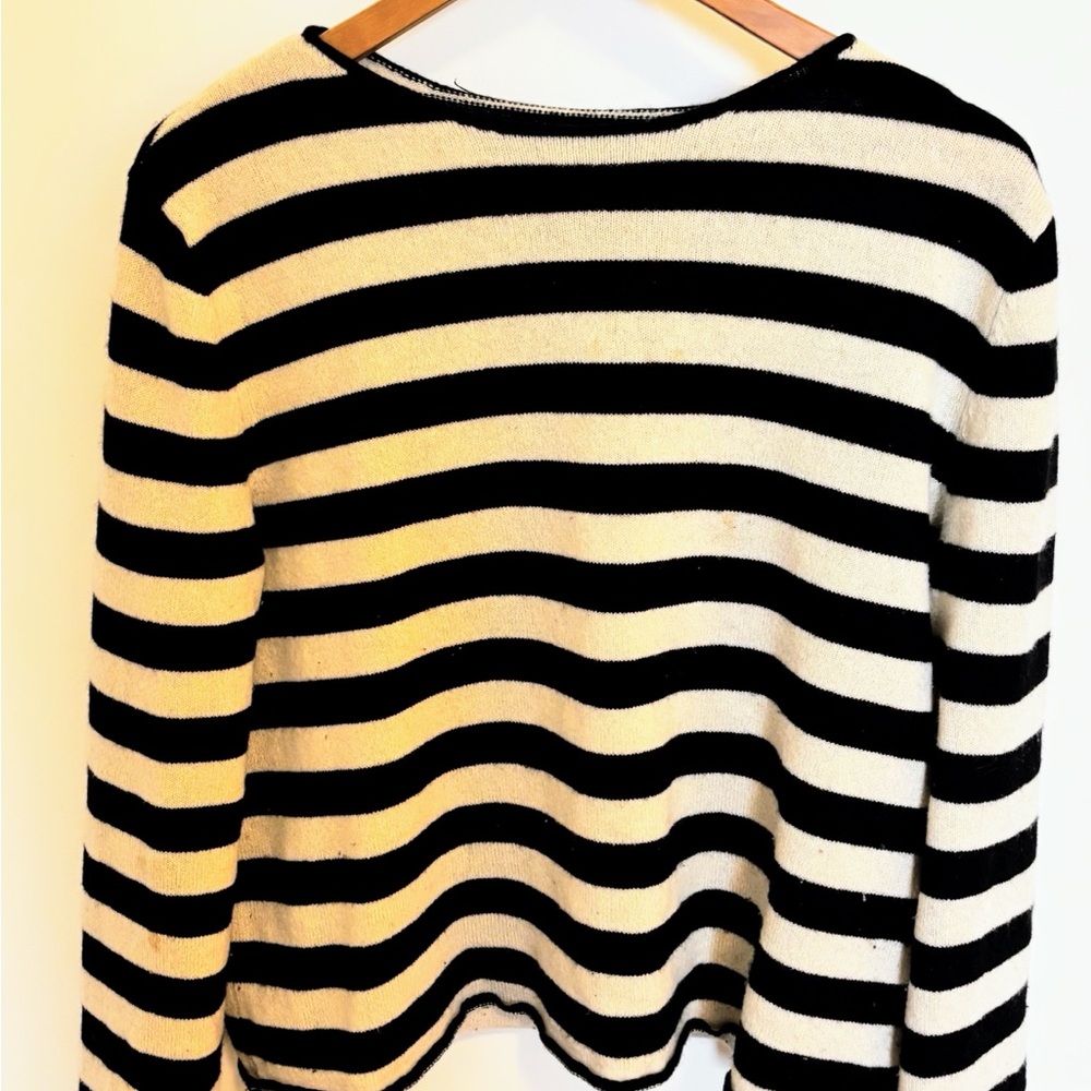 Reformation Black and Cream 100% Cashmere  Sweater